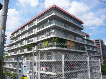 千里レックスマンションB棟の外観（南西側から）