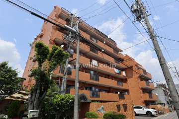 ライオンズマンション瓢箪山第3の外観（南西側から）