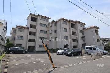 新長栄住宅の外観（北東側から）