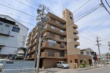 ペルル新守山の「外観（南東側から）
