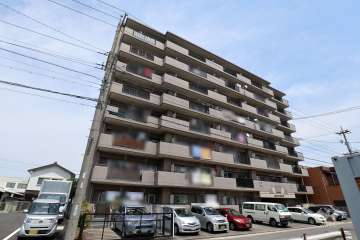 宝マンション新守山第3の外観（南西側から）