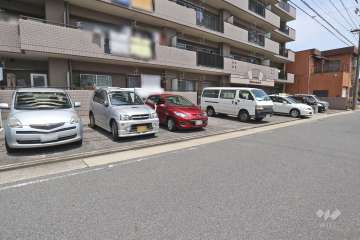 敷地内駐車場（屋外平面式）