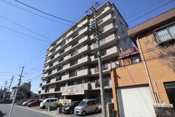 宝マンション新守山第3の外観（南東側から）