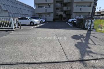 駐車場出入り口