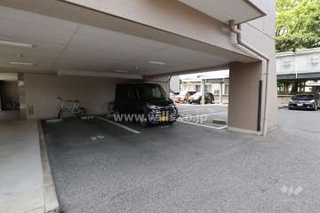 敷地内駐車場（屋内平面式）