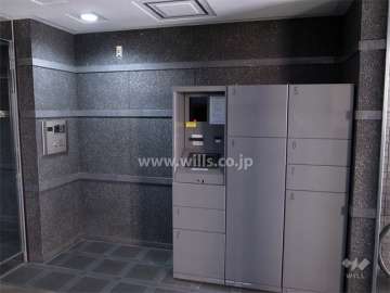 宅配ボックスとオートロック操作盤