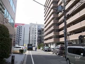 敷地南側の前面道路