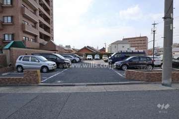 駐車場出入り口