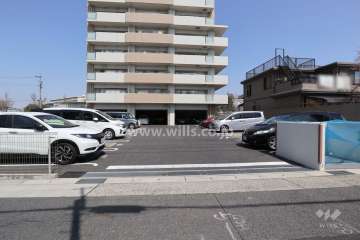 駐車場出入り口