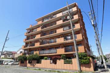 ライオンズマンション鳥羽見の外観（南東側から）