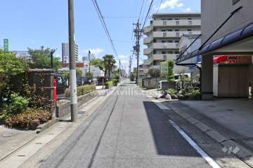 敷地南側の前面道路