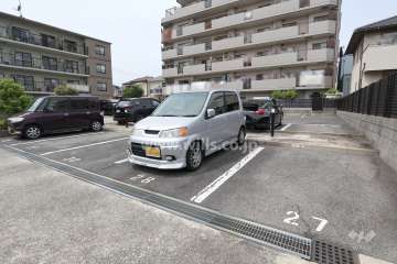 敷地内駐車場（屋外平面式）
