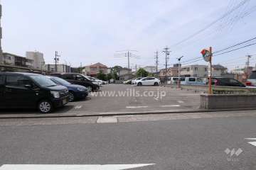駐車場出入り口