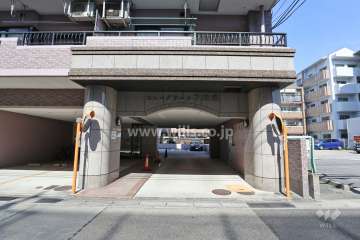 駐車場出入り口