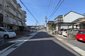 敷地北側の前面道路
