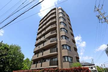 ライオンズマンション瓢箪山第5の外観（南東側から）