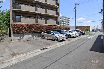 敷地内駐車場（屋外平面式）