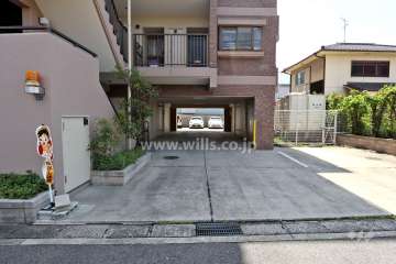 駐車場出入り口