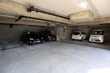 敷地内駐車場（屋内平面式）