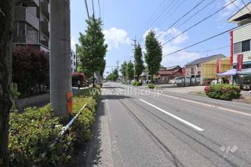 敷地北側の前面道路（東側から）