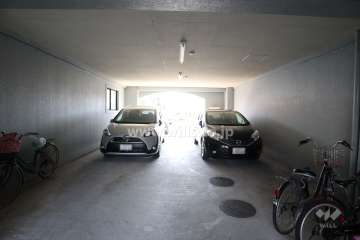 敷地内駐車場（屋内平面式）