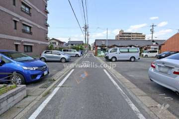 敷地東側の前面道路