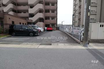 駐車場出入り口