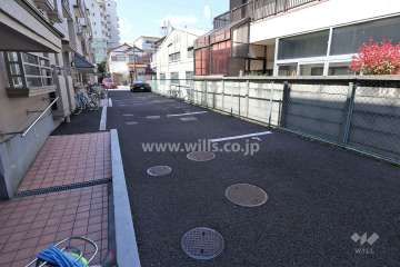 敷地内駐車場（屋外平面式）