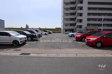 駐車場出入り口