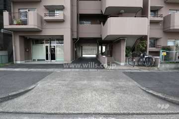 駐車場出入口