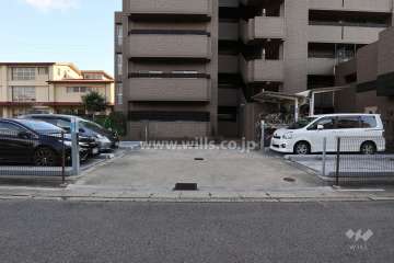 駐車場出入り口