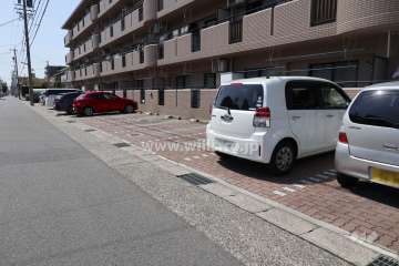 敷地内駐車場（屋外平面式）
