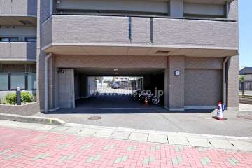 駐車場出入り口