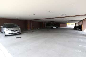敷地内駐車場（屋内平面式）