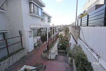 敷地内の通路