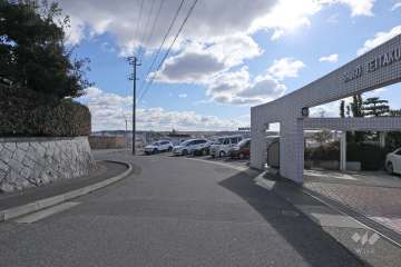 敷地東側の前面道路