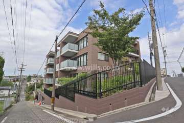 プラウド瑞穂岳見町の外観（南東側から）