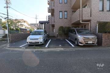 敷地内駐車場（屋外平面式）