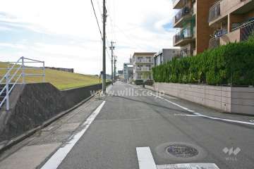 敷地南側の前面道路