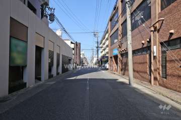 敷地北側の前面道路（東側から）