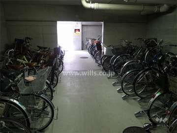 屋内にある駐輪場