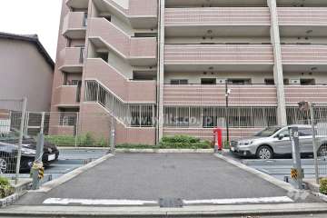 駐車場出入り口