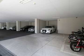 敷地内駐車場（屋内平面式）