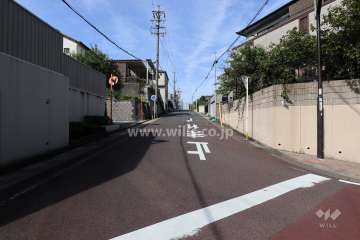 敷地北側の前面道路