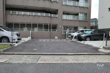 駐車場出入り口