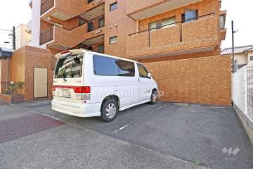敷地内駐車場（屋外平面式）