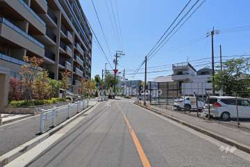 敷地南西側の前面道路