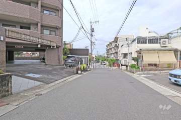 敷地北側の前面道路（東側から）