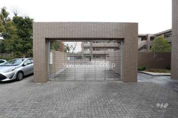 駐車場出入り口※リングシャッター付き