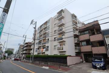 松栄レックスマンションの外観（南東側から）
